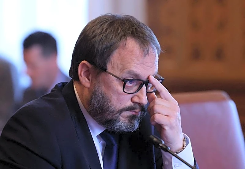 Exclusive-Hungary finance minister hopes deficit cuts pave way for 2032 euro entry