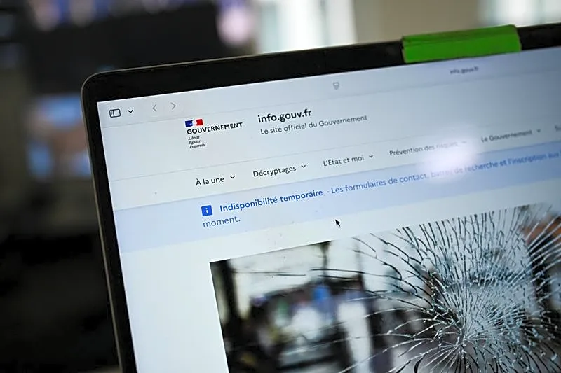 Factbox-Websites taken offline over PHP risks