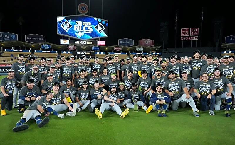 Bob Uecker family salutes Brewers: 'He’s right here cheering alongside us'