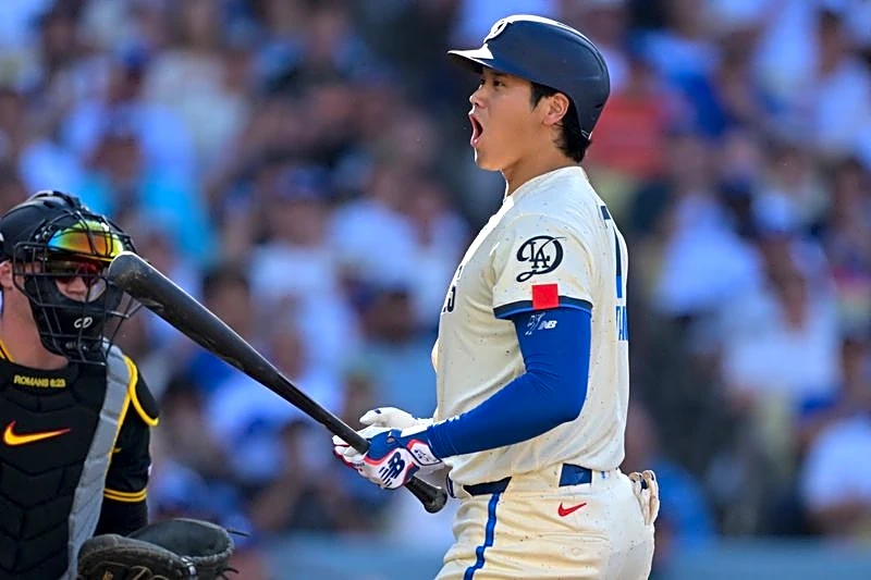 Surgery 'not on table' for Shohei Ohtani, expected to pitch next year