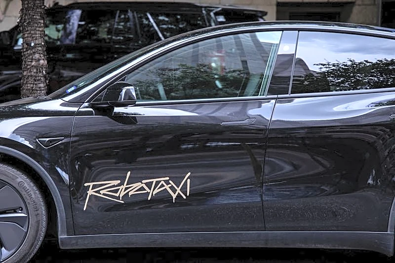 Tesla aims to sell Cybercab robotaxis by end of year despite federal probe