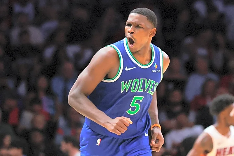 NBA roundup: Wolves' Anthony Edwards puts up 45 to beat Giannis, Heat
