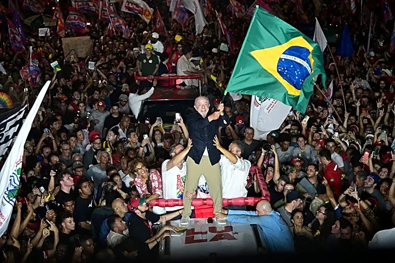 Lula hopes older voters can help power him to victory against Flavio Bolsonaro
