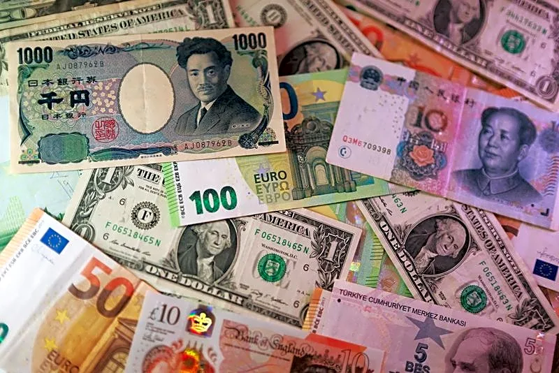 French debt risk premium reaches euro zone sovereign crisis levels