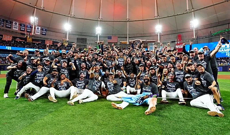 Baseball-Brewers and Rays clash with first World Series title at stake