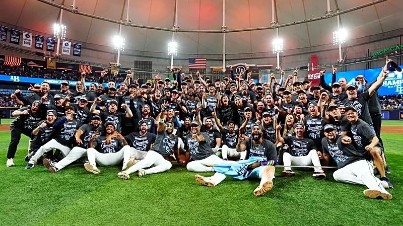 Baseball-Brewers and Rays clash with first World Series title at stake
