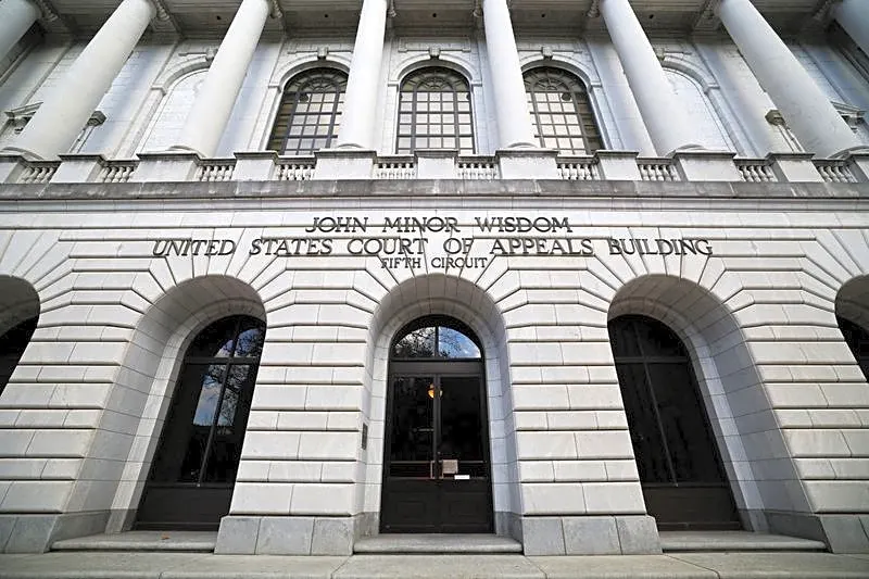 US ban on switchblades is unconstitutional, appeals court rules