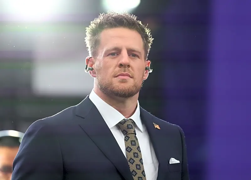 J.J. Watt inks new deal with CBS as No. 1 NFL analyst
