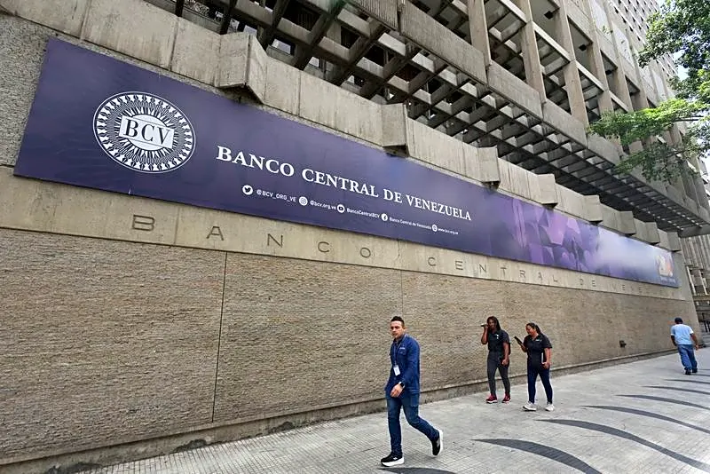 Venezuela eyes Qatar bridge loan to clear IDB arrears, sources say