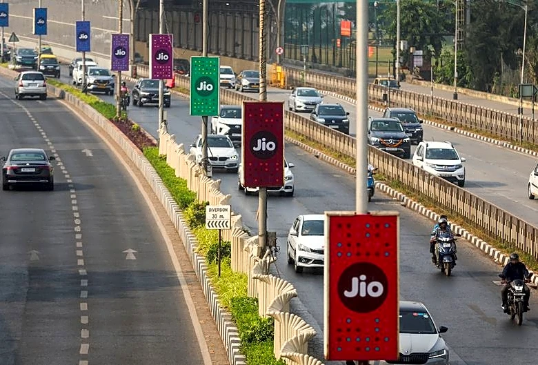 Ambani's $3.2 billion Jio Indian IPO lures investors as bids surge on final day
