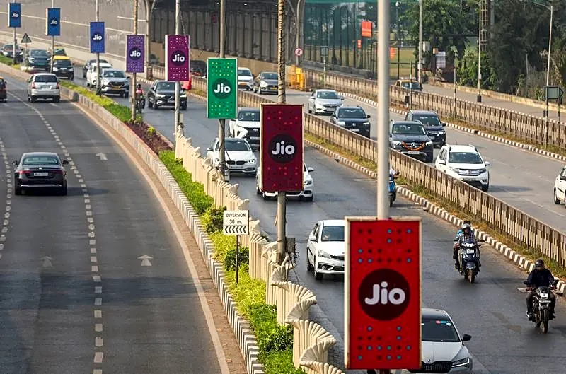 Ambani's $3.2 billion Jio Indian IPO lures investors as bids surge on final day