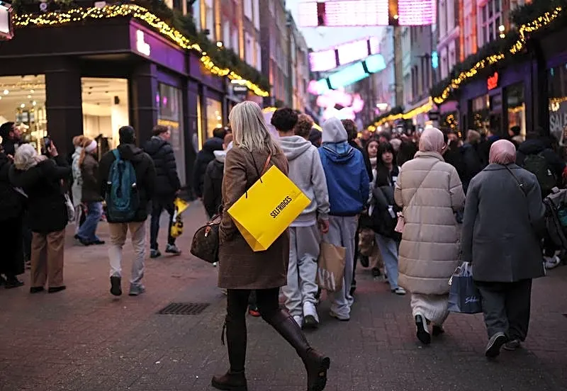 UK retail sales fall by more than expected in September