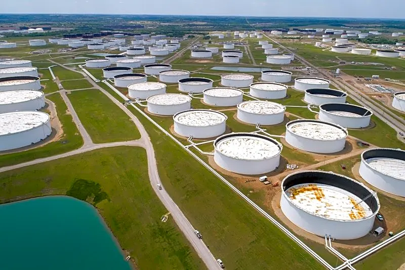 Oil prices rise more than 1% as supply concerns linger