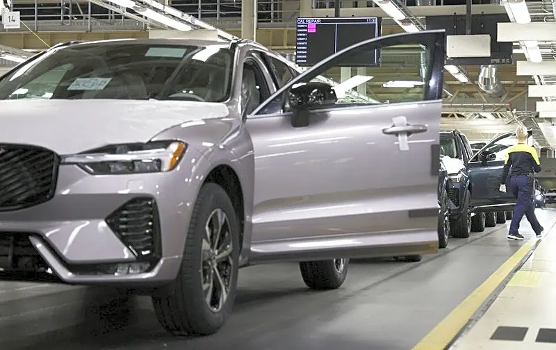 Volvo Cars shares slump on big loss, 2,500 more jobs to go