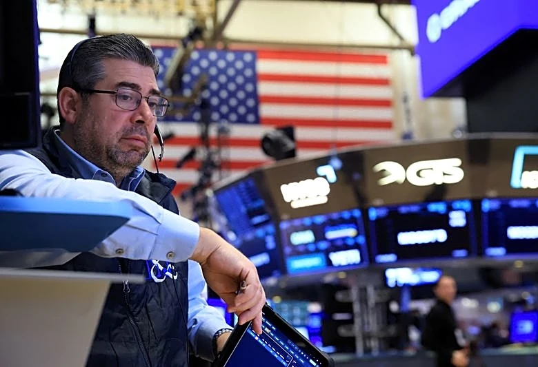 Stocks fall, but tech shares steady after selloff; oil hits highest in nearly six months