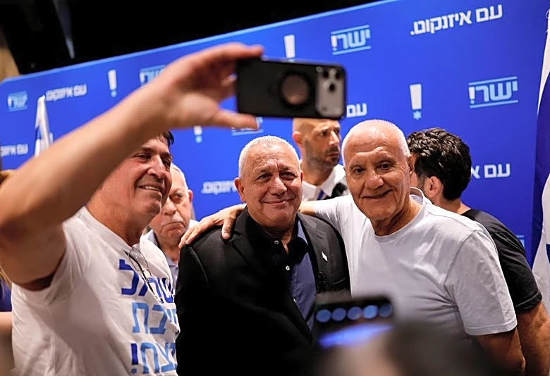 Disenchanted Netanyahu supporters are prize of Israel election campaign