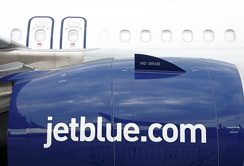 JetBlue posts wider quarterly loss, raises annual forecast as it seeks to ease debt worries