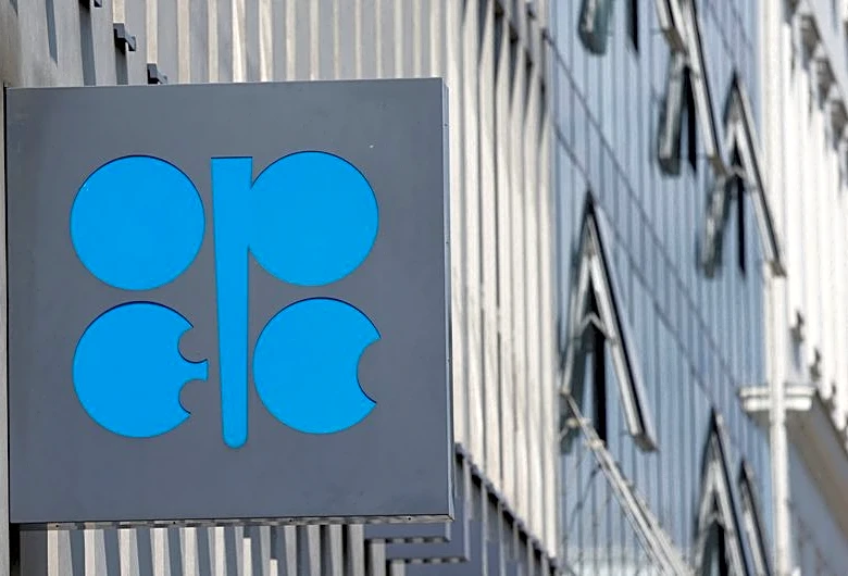 OPEC+ oil producers set to keep output targets steady at Sunday meeting, sources say