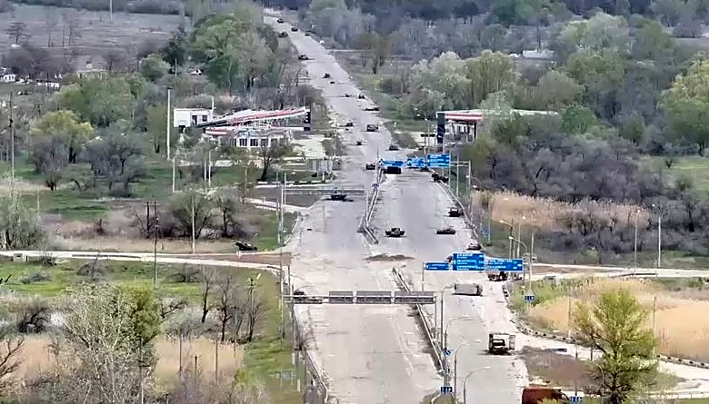 US-brokered ceasefire starts in Ukrainian town facing starvation
