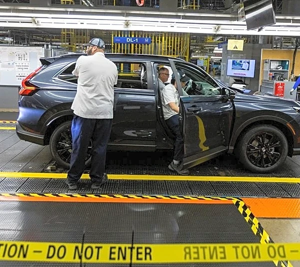 Higher tariffs on Canadian imports would be 'catastrophic,' Honda exec says
