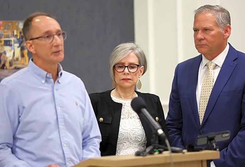 Parents of Alex Pretti slam Trump administration for withholding evidence into his killing