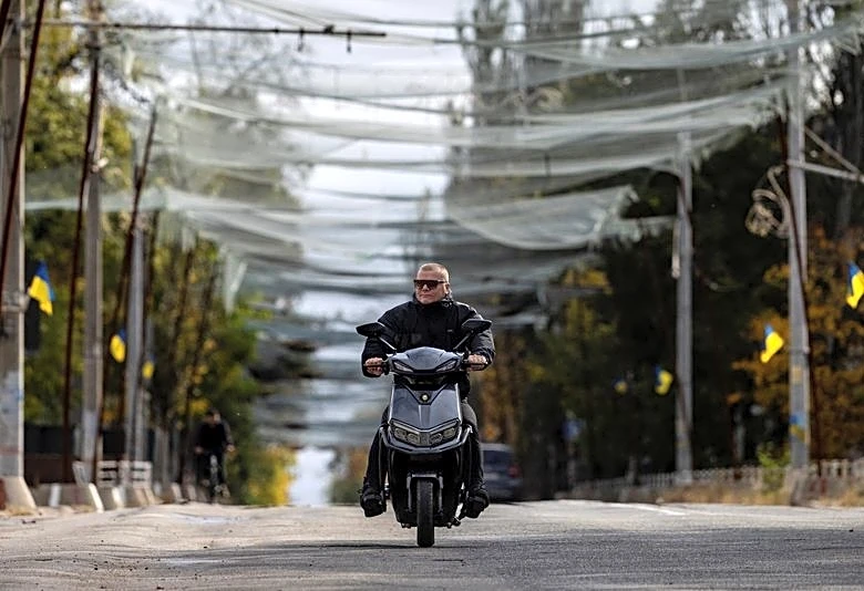 In Ukraine's Kherson, brief ceasefire brings rare respite