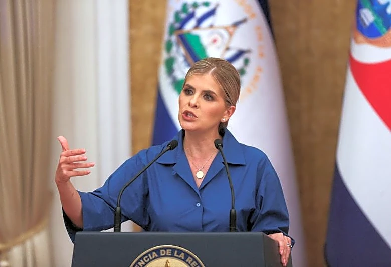 Costa Rica drops bid to join Pacific trade pact, sacks trade minister