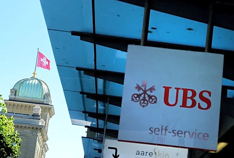 Exclusive-Swiss assess potential UBS relocation, highlight difficulties