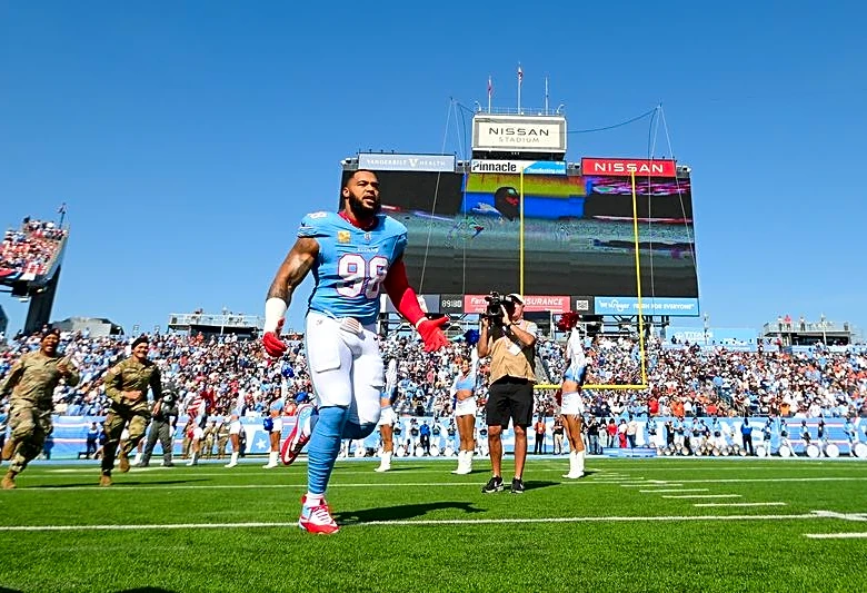 Bears bolster D, acquire Jeffery Simmons from Titans