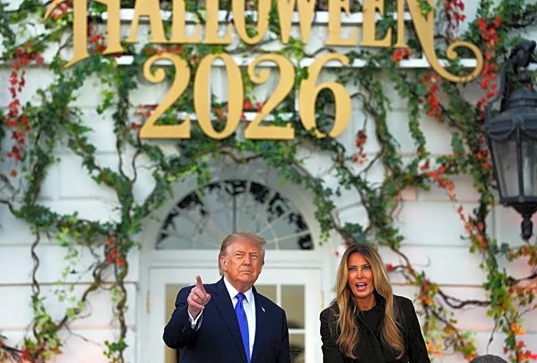 Air Force One flyover for White House Halloween event causes flight delays