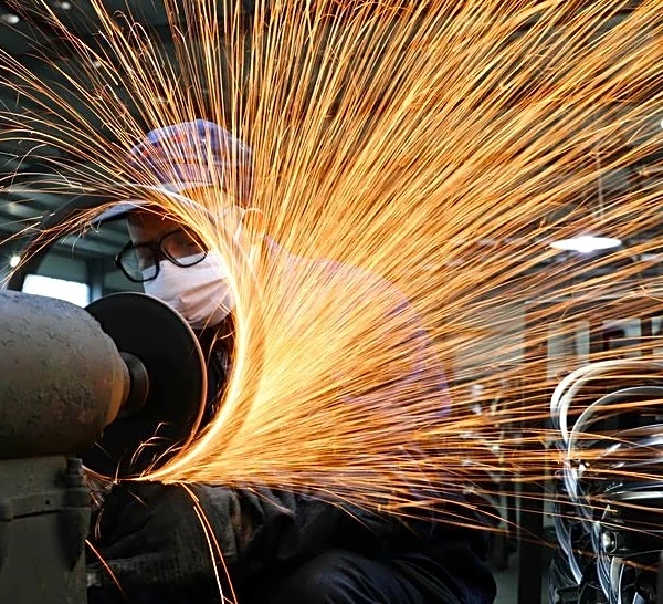 China's factory activity marks third contraction in four months