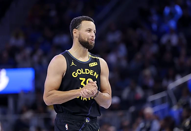 Warriors escape 25-point hole behind Stephen Curry's 31, top Lakers