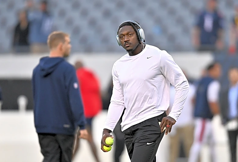 Patriots WR A.J. Brown, RB TreVeyon Henderson out vs. Dolphins