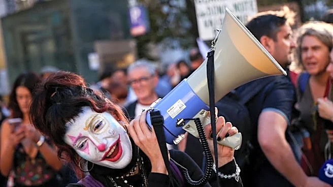 Thousands return to Lisbon square, press government to scrap rental bill