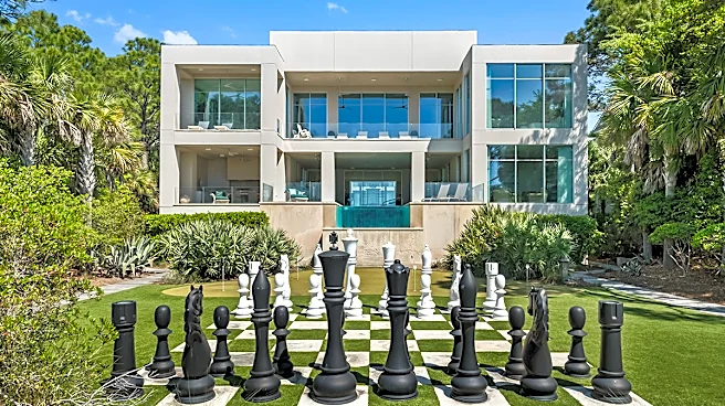 121 Flyway Drive in Photos
