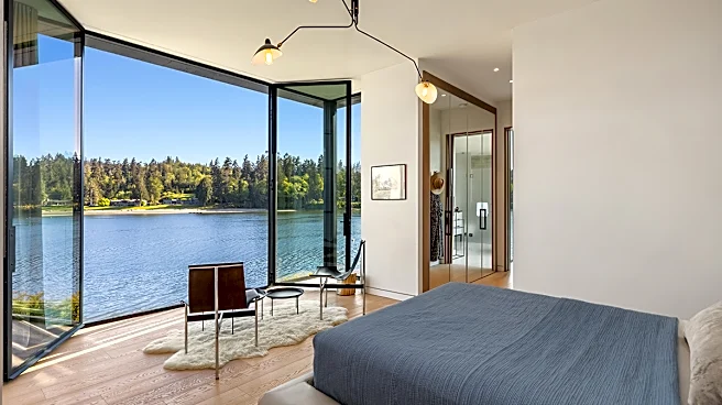 10555 NE Seaborn Road in Photos