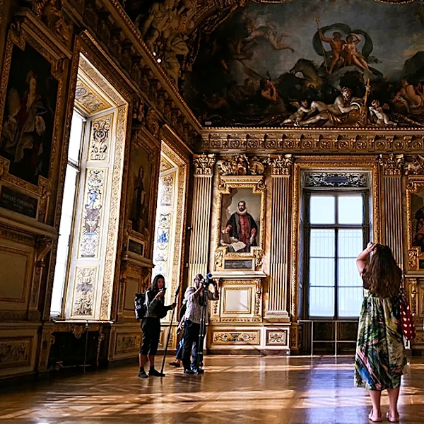 The Louvre Gallery Where That Insane Jewelry Heist Took Place Has Now Reopened