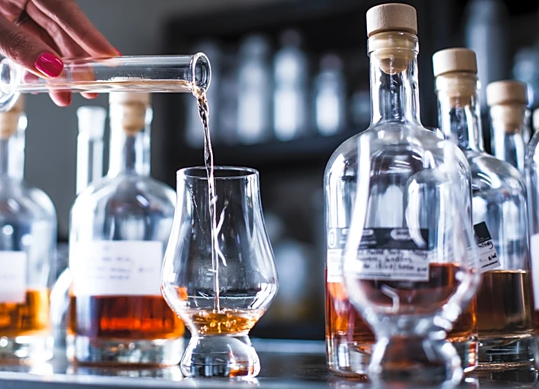 A New Scientific Study Revealed Why Whisky Sometimes Tastes Like Mangos