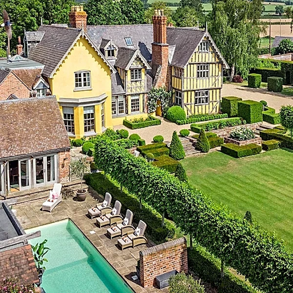 This 400-Year-Old Tudor Country House Combines Historical Charm With Modern Updates