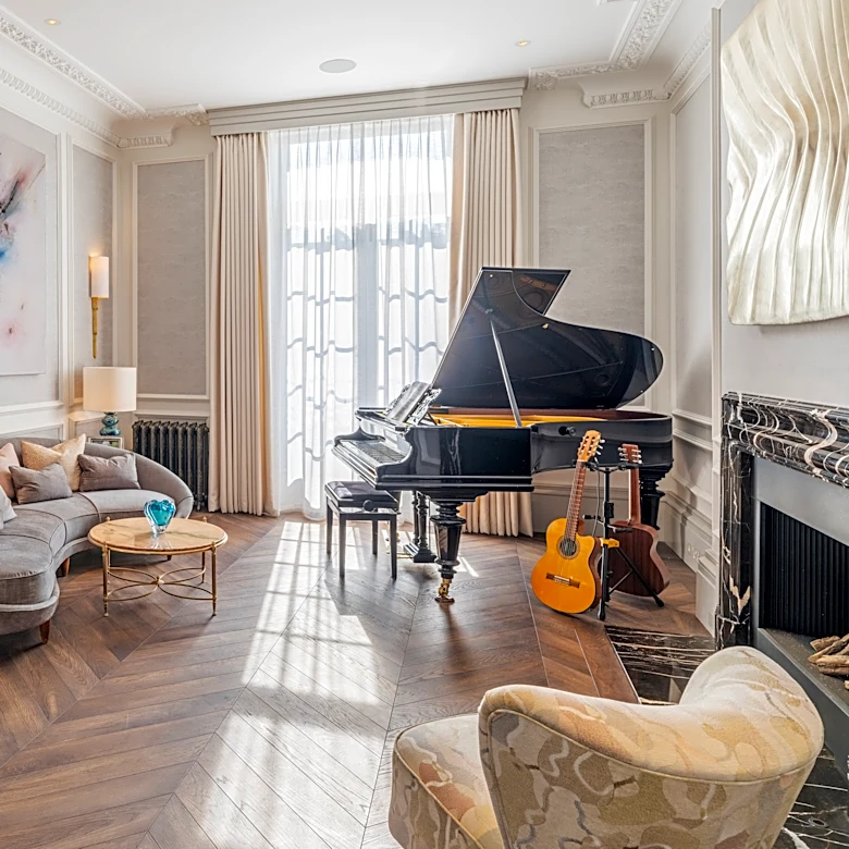 Hanover Terrace Residence in Photos