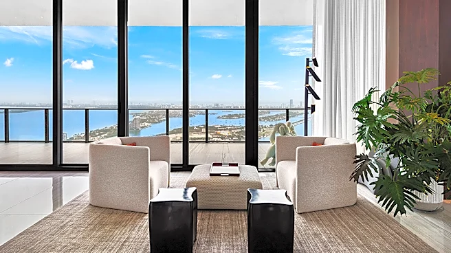 Penthouse 5501 in Photos