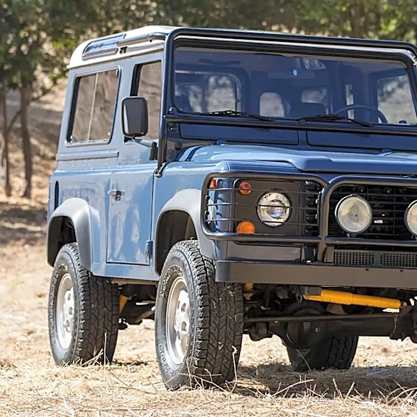 Kim Basinger’s Stylish 1997 Land Rover Defender 90 in Photos