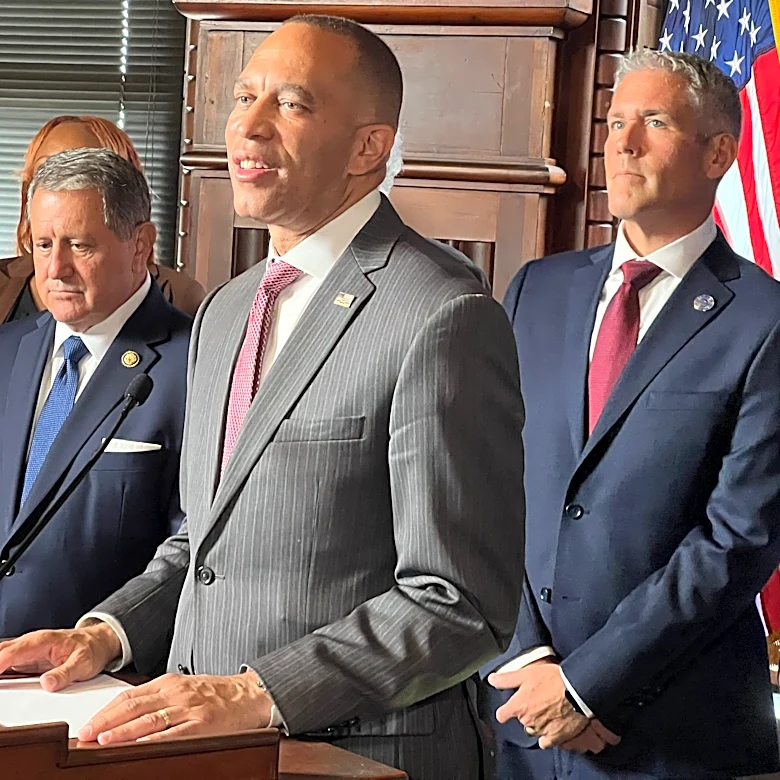 Jeffries warns of election threats as midterms approach
