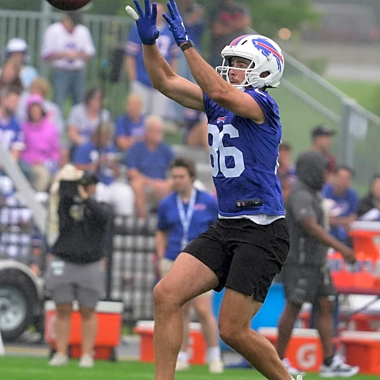 Buffalo Bills top tight end leaves training camp with apparent injury