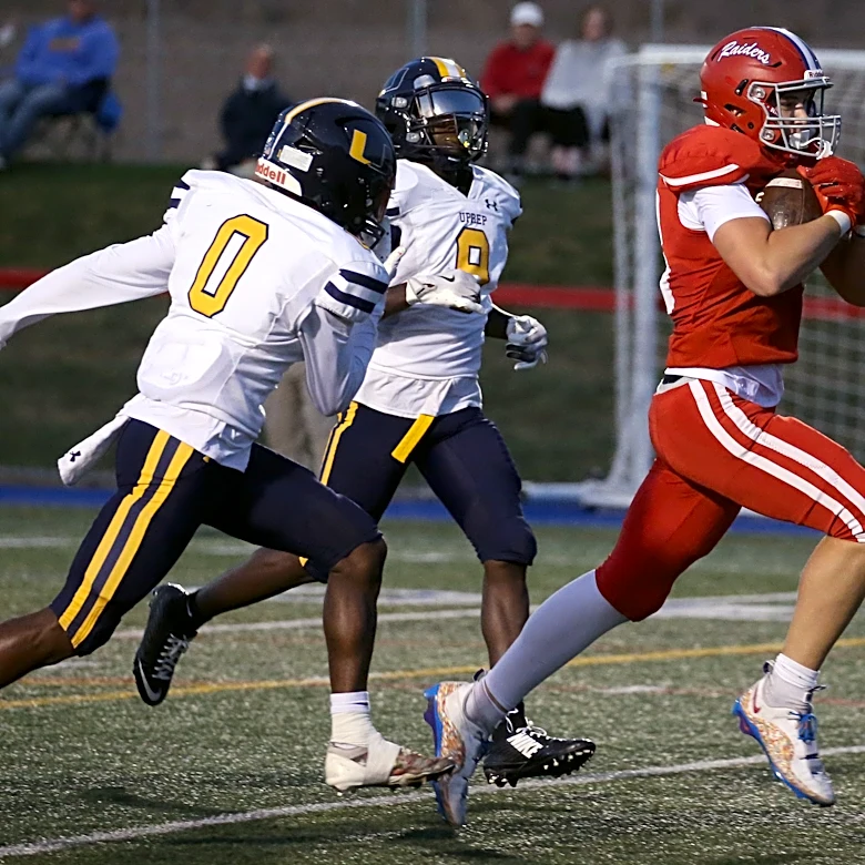 Veteran line gives Fairport football a chance to climb Class AA race