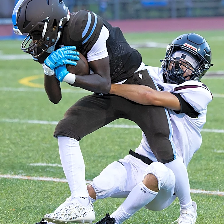 Defensive stands key LeRoy/Cal-Mum football win