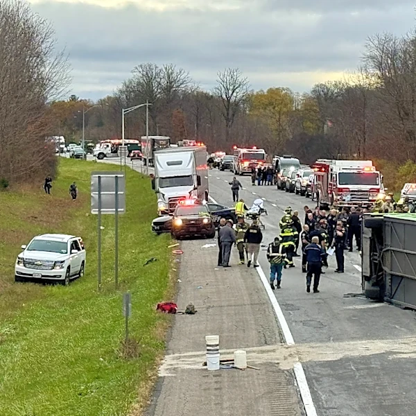 Tour bus driver charged in deadly I-490 crash near Rochester