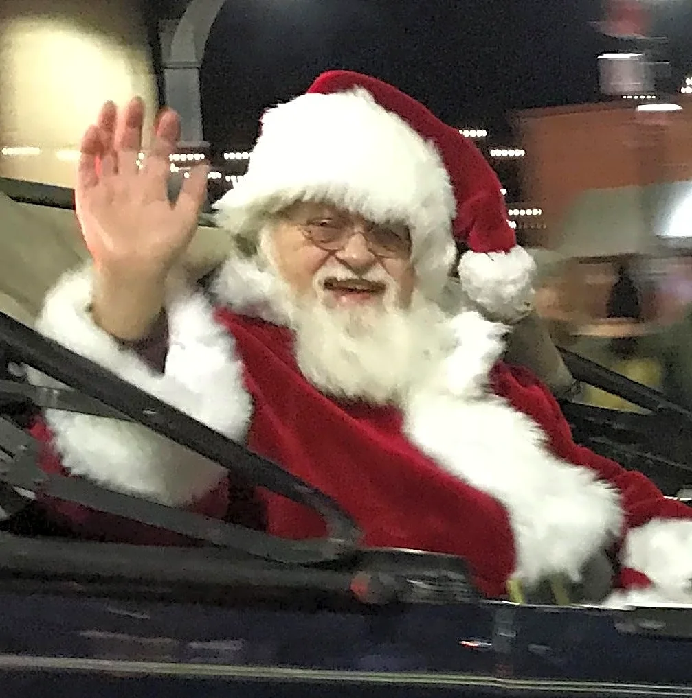 Canandaigua's beloved Santa Claus dies at 75. 'He was one of a kind'