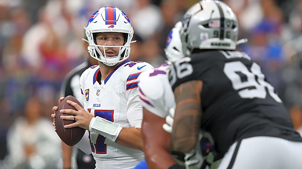 Josh Allen appears to have smelling salts in mouth again during Bills game