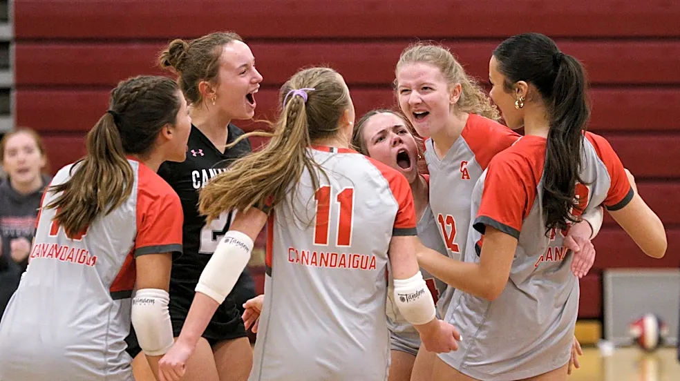 Which girls volleyball teams made final state rankings before Section V playoffs?